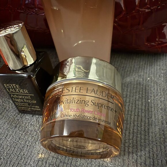 Estee Lauder Cleansing, Revitalizing supreme cream, Advance Night Repair Set - Picture 3 of 9